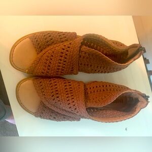 Born Macrame Sandals 10M